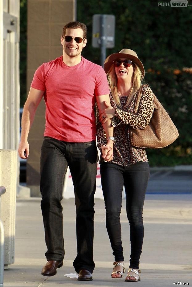 http://static1.purebreak.com/articles/4/60/71/4/@/216672-henry-cavill-et-kaley-cuoco-a-los-diapo-3.jpg