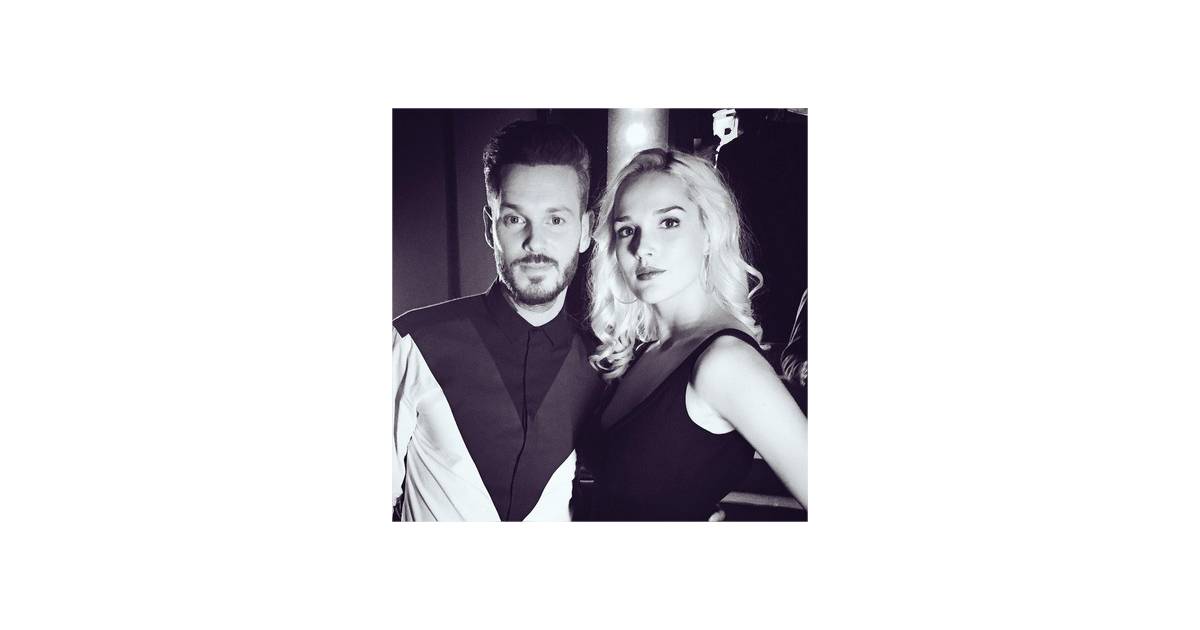 M. Pokora et Camille Lou lors du tournage des Copains d'abord font du ski à Tignes pour France 2 ...