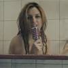 Alison Wheeler lance sa chaîne YouTube avec "La chanteuse de la salle de bain"