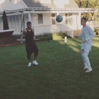 Justin Bieber : petite séance de foot OKLM avec Neymar