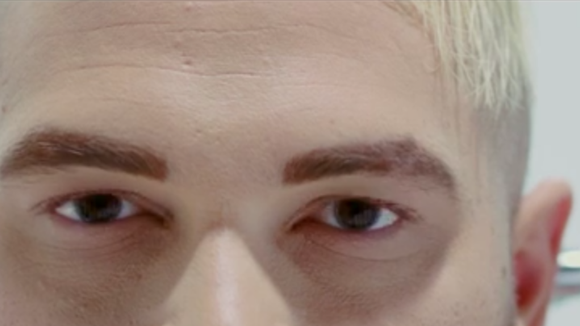 Clip "Emotions" : Jul, un robot dangereux ?
