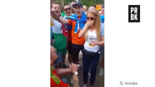 Un supporter gallois fait sa demande en mariage dans la fan zone de l&#039;Euro 2016.