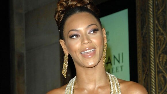 Beyoncé : elle n'aimait pas sa robe de mariée 👰... dessinée par sa mère !