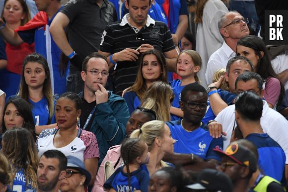 Ludivine Payet en pleurs après la défaite des Bleus