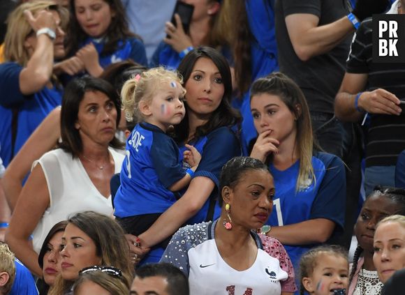 Ludivine Payet en pleurs après la défaite des Bleus