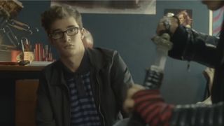 Jimmy Labeeu : première bande-annonce délirante de son film Le Correspondant