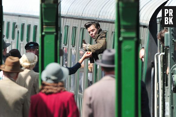 Harry Styles sur le tournage de Dunkirk, le nouveau film de Christopher Nolan, en Angleterre