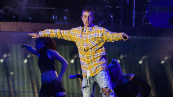 Justin Bieber ivre en plein concert au V Festival : ses fans se plaignent mais il assume