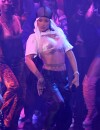 Rihanna ultra sexy sur la scène des MTV VMA 2016.
