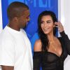 Kim Kardashian ne porte plus son alliance de 15 carats qu'elle a remplacé par une nouvelle bague de 20 carats, achetée par Kanye West.