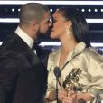 Rihanna et Drake enfin en couple ? Leur baiser sur la scène des MTV VMA 2016