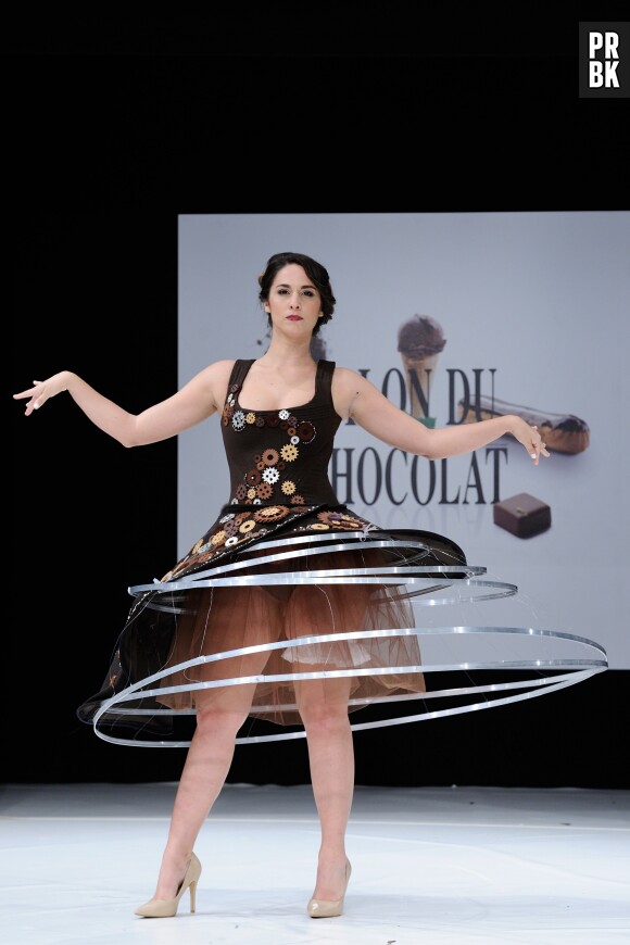 Charlotte Namura au défilé du Salon du chocolat 2016
