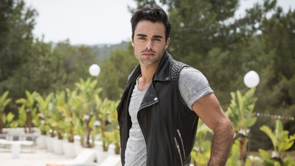 Julien (Les Princes de l'amour 4) choqué par le passé d'Astrid : "elle était là par intérêt"