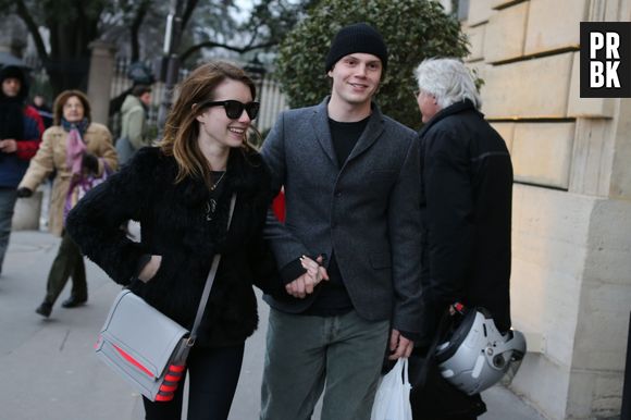 Emma Roberts et Evan Peters de nouveau en couple et fiancés