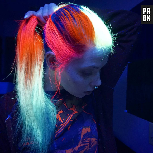 Les cheveux fluorescents, la nouvelle mode capillaire de cet hiver