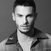 Baptiste Giabiconi nu pour son calendrier 2017 : il se confie ! (Interview)