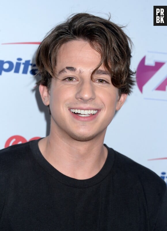 Charlie Puth hacké : une vidéo intime de lui publiée sur Snapchat dévoilée