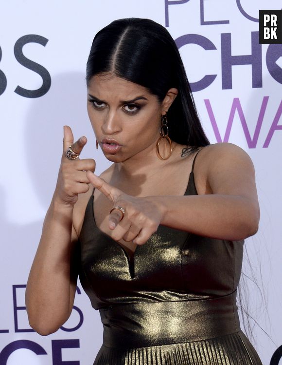 Qui est Lilly Singh, la youtubeuse qui a battu PewDiePie et Miranda Sings aux People's Choice Awards ? 