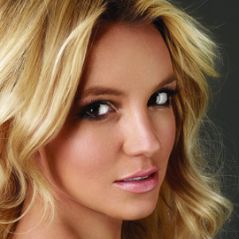 Christophe Willem nous sort une reprise de Britney Spears ... en français