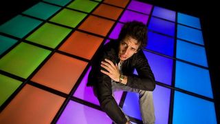 Example .... Le chanteur Rap Electro sort un nouveau single ! (vidéo) 