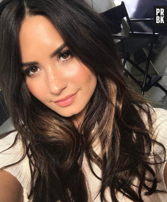 Demi Lovato assume ses cuisses sans "creux" : son beau message d'acceptation de soi.
