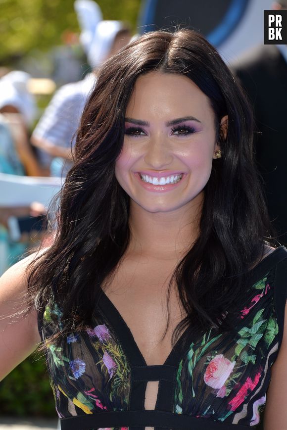 Demi Lovato assume ses cuisses sans "creux" : son beau message d'acceptation de soi.