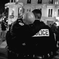 Cyril Hanouna, Nabilla, Delormeau : Les hommages des stars après l'attentat des Champs-Élysées