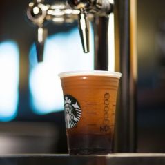 Starbucks lance le Nitro Cold Brew Coffee, un café façon bière... et c'est dispo en France !