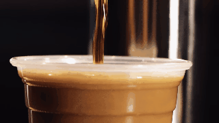Starbucks : le Nitro Cold Brew Coffee débarque en France !