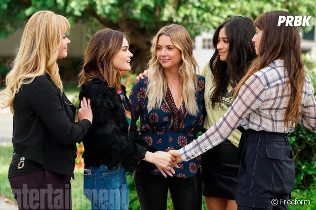 Pretty Little Liars saison 7 : Alison, aria, Hanna, Emily et Spencer sur une photo du dernier épisode