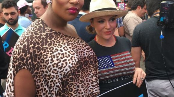 Donald Trump bannit les personnes transgenres de l'armée : anonymes et stars crient au scandale