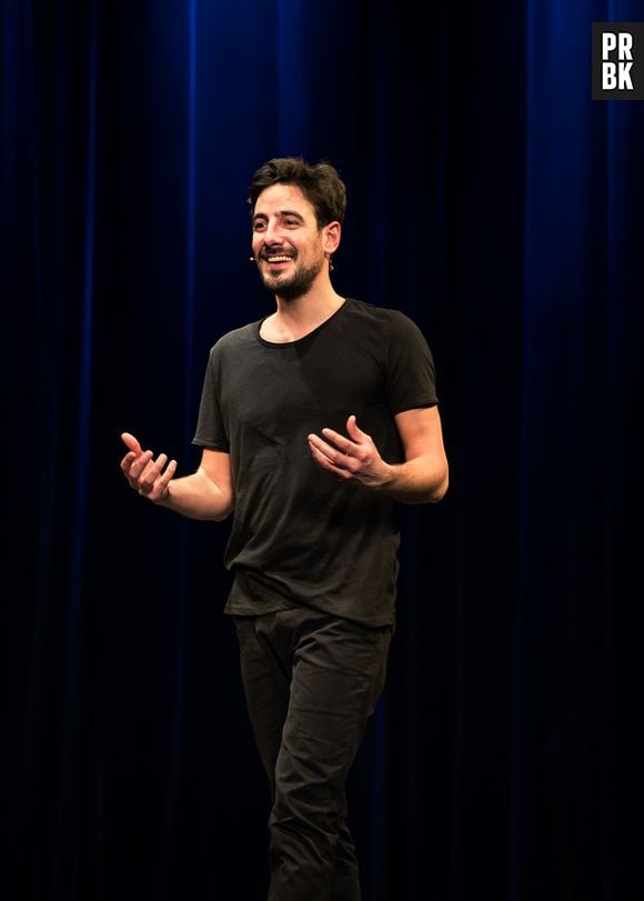 Maxime Gasteuil se moque des blogueuses mode... et c'est très drôle !