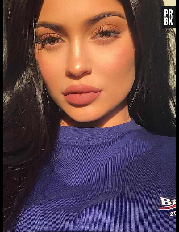 Kylie Jenner lance sa propre collection de tee-shirts street et sexy !