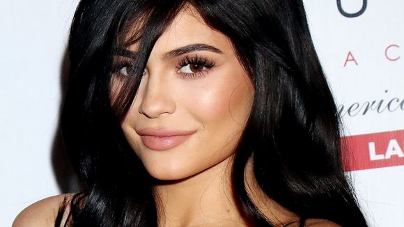 Kylie Jenner enceinte : adieu les injections aux lèvres pendant sa grossesse ? Son médecin l'alerte