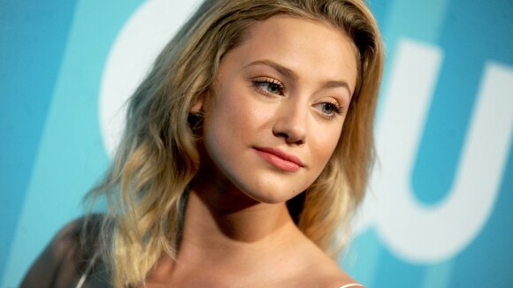 Lili Reinhart (Riverdale) énervée contre des fans intrusifs : "vous n'avez aucun droit sur moi"