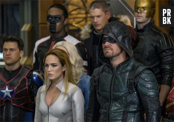 Arrow, Flash, Supergirl, Legends : bande-annonce explosive et épique pour le crossover