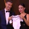Cristiano Ronaldo remporte son 5ème Ballon d'Or : il offre un cadeau de circonstances à sa fille !