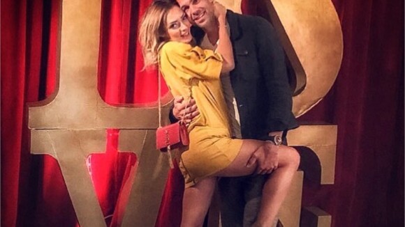 Emilie Nef Naf et Bruno Cerella fiancés ? La photo (et la bague) qui sème le doute