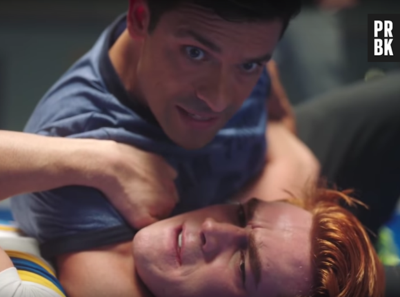 Riverdale saison 2 : le frère de Betty arrive, Archie menacé par Hiram !