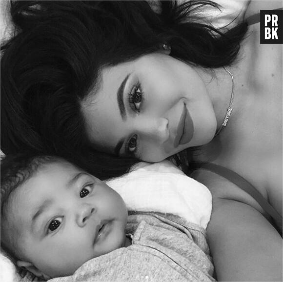 Kylie Jenner et sa fille Stormi posent pour un selfie posté sur Instagram