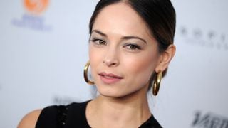 Kristin Kreuk (Smallville) accusée de recruter des femmes pour une secte sexuelle : elle s'explique