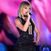 Taylor Swift : un fan braque une banque pour l'impressionner