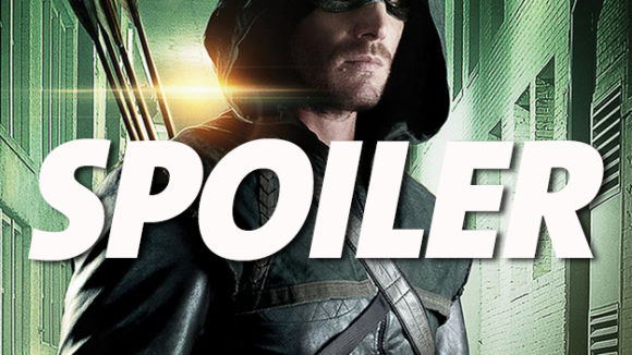 Arrow saison 7 : Stephen Amell promet un nouveau crossover "énorme" avec Flash et Supergirl