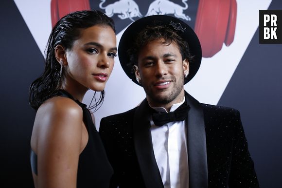 Neymar amoureux : le footballeur du PSG déclare sa flamme à sa girlfriend Bruna Marquezine !