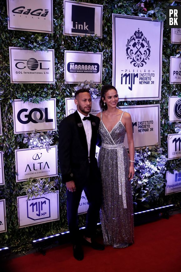 Neymar amoureux : le footballeur du PSG déclare sa flamme à sa girlfriend Bruna Marquezine !