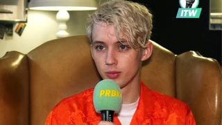 Troye Sivan en interview : "Ariana Grande est tellement adorable, on est devenus amis"