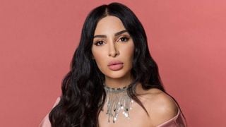 Sananas lance sa marque de maquillage : la Youtubeuse dévoile ses produits Sananas Beauty en vidéo