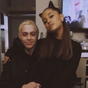 Ariana Grande séparée de Pete Davidson ? Les fans sont contents de cette supposée rupture.