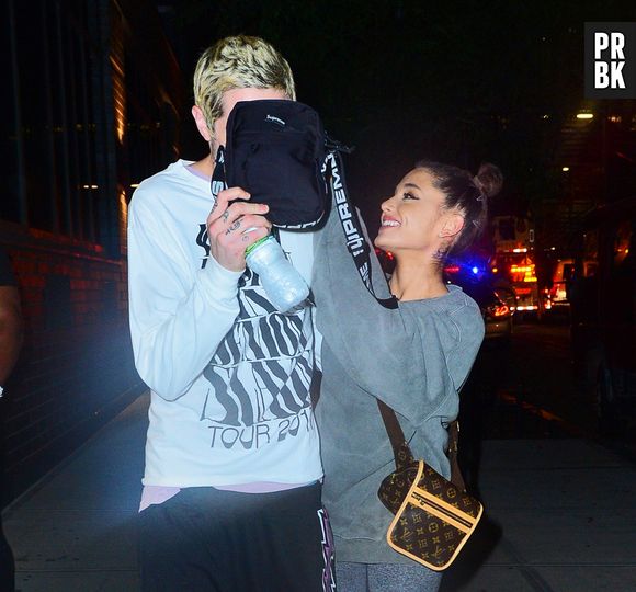 Ariana Grande séparée de Pete Davidson ? Les fans sont contents de cette supposée rupture.