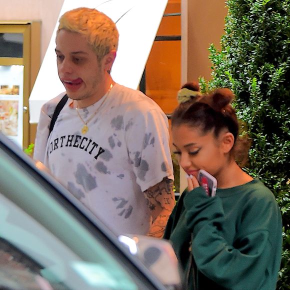 Ariana Grande séparée de Pete Davidson ? Les fans sont contents de cette supposée rupture.